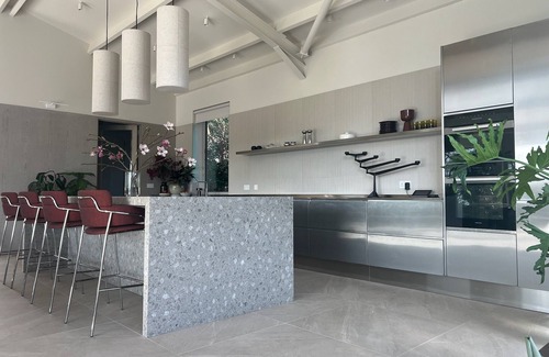 Mayfield House | Contemporary barn with views over High Weald area of outstanding natural beauty