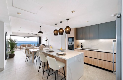 Black Rock Apartment | Contemporary Beachfront Condo - Allure 403