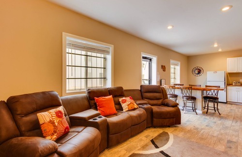 Moab South Valley House | Contemporary & Bright Home with WiFi & Private Garage
