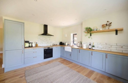 Child Okeford House | Contemporary Cottage & Garden in Dorset