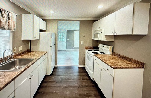 Conneaut Lakeshore Cottage | Contemporary Cottage Located Near Conneaut Lake