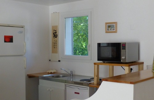 Cavaillon Cottage | Contemporary Cottage Rental: wooded property, private pool, view Luberon