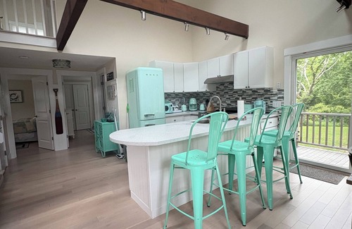 Edgartown Cottage | Contemporary cottage with outdoor shower infrared sauna 6 Min drive to the beach