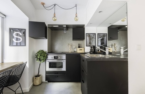 Santa Maria Maior Apartment | Contemporary design studio in Lisbon's historic center