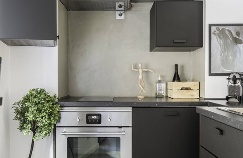 Santa Maria Maior Apartment | Contemporary design studio in Lisbon's historic center