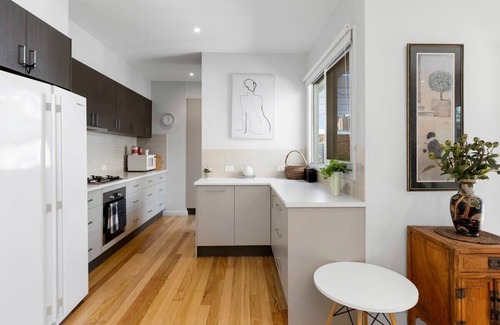 Queenscliff House | Contemporary Edgewater Oasis Short Walk to Beach