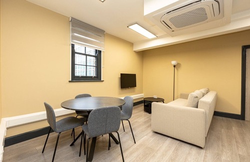 Bunhill Apartment | Contemporary flat in the City