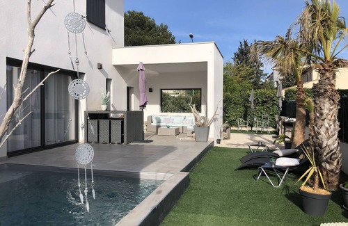 Simiane-Collongue House | Contemporary villa in the heart of Provence