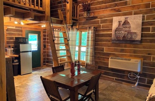 Anna Cabin | Contemporary Glamping with Native American Appeal!