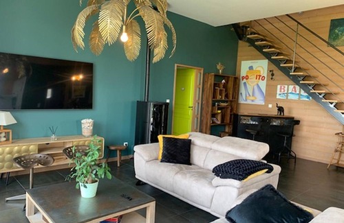 Dragey-Ronthon Cottage | Contemporary house with enclosed garden, terrace and bay views