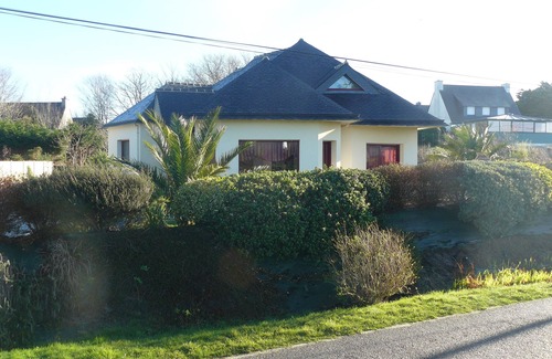 Plouarzel House | Contemporary house at the foot of the Trézien lighthouse. Magnificent beach 500m away.
