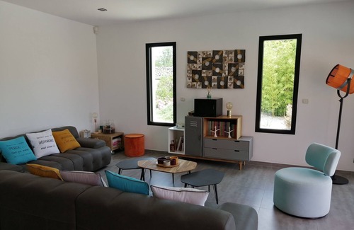 Meysse House | Contemporary house in Ardèche