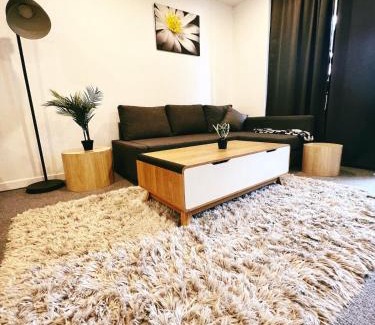 Kingston Apartment | Contemporary in Kingston-2bd Apt
