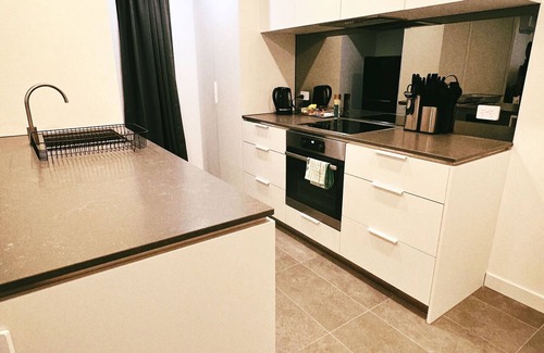 Kingston Apartment | Contemporary in Kingston - 2bd Apt