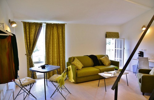 Citta della Pieve Apartment | Contemporary luxury in an airy two-level studio suite in a Medieval townhouse