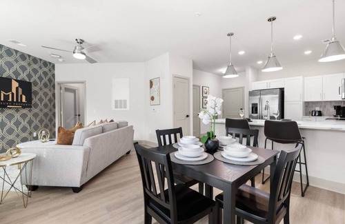 East Raleigh Apartment | Contemporary Living 5 Min From Downtown
