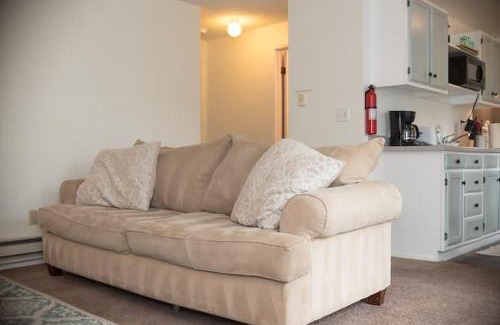 Kent Apartment | Contemporary, marine 2bd/1ba Apartment C in Kent