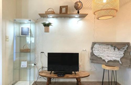 Kent Apartment | Contemporary, marine 2bd/1ba Apartment C in Kent