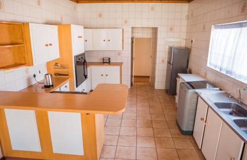 Waterkloof Glen Villa | Contemporary Menlyn Maine Villa @ 201 J