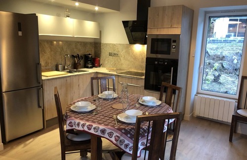 Cauterets Apartment | Contemporary mountain-style l'Isardère apartment
