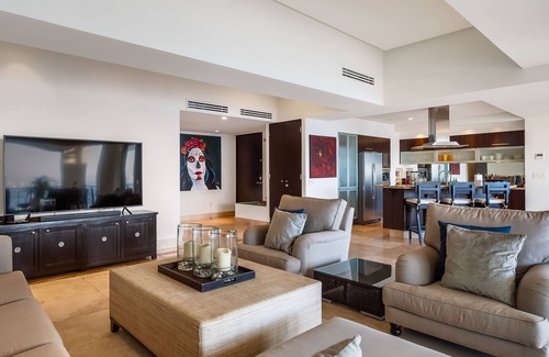 Emiliano Zapata Apartment | Contemporary oceanfront condo with amazing view, fast WiFi, & infinity pool