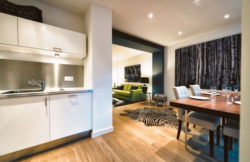 Postel Apartment | Contemporary One-Bedroom Apartment with Private Garden - Avenue Louise