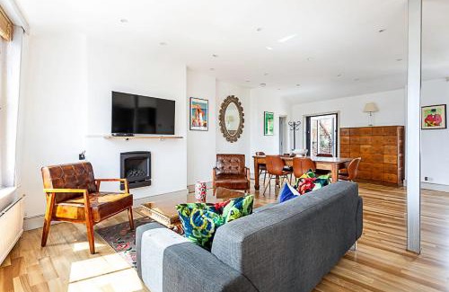 Leyton Apartment | Contemporary Open Plan Penthouse