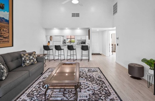 Palm Desert Condo | Contemporary Palm Desert Getaway | Community Pool, BBQ, Golf & More | Palm Desert Oasis