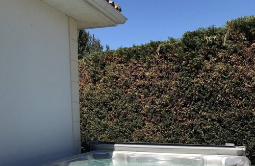 Tresses House | Contemporary pool spa villa BORDEAUX