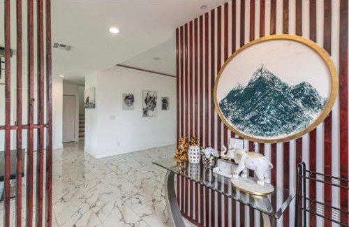 Los Angeles House | Contemporary Private Room 7