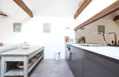 Woodchurch Cottage | Contemporary Restored Cottage in the Heart of Kentish Village