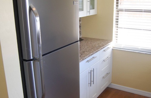 Marco Island Condo | Contemporary Retreat Across from the Beach!