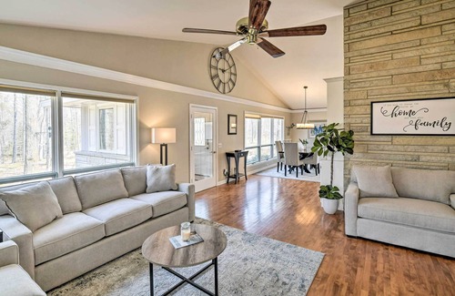 Sister Bay House | Contemporary Retreat w/ Patio ~ 1 Mi to Beach