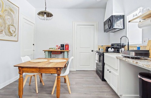 Central Oklahoma City Apartment | Contemporary Studio | 15 minutes to OKC State Fair Park #03C