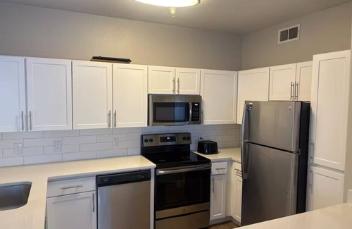 Tempe Apartment | Contemporary Tempe Retreat: Modern Elegance with Poolside Luxury