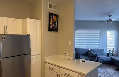 Tempe Apartment | Contemporary Tempe Retreat: Modern Elegance with Poolside Luxury