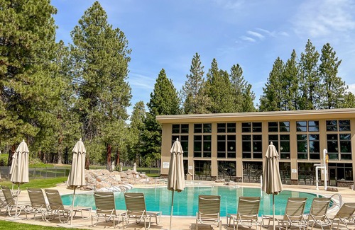 Black Butte Ranch Condo | Contemporary studio with patio, heated pools, hot tub, tennis & full-service spa