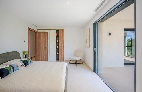 Boulouris-sur-Mer Villa | Contemporary Villa with Heated Pool Near Sea