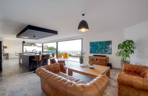Nice Villa | Contemporary villa in Nice, sea view La Dolce Vita