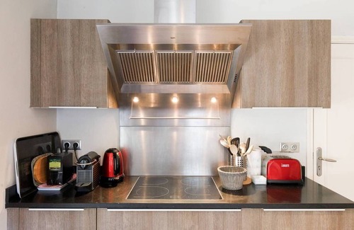 Riou - Petit Juas - Av de Grasse House | Contemporary villa in the heart of Cannes