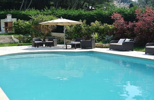 California - Pezou Villa | Contemporary villa in the heights of Cannes with a heated pool and a p
