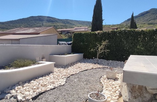 Alissas Villa | Contemporary villa with private jacuzzi