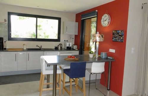 Valreas House | contemporary wooden house-Valréas, downtown, comfortable, pool