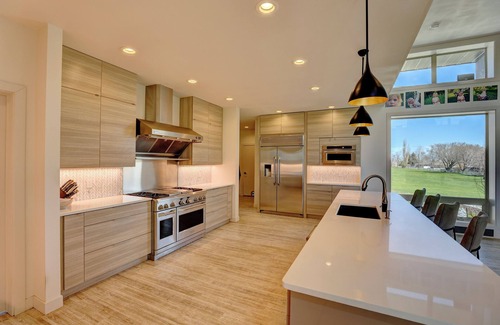 Sheridan House | Contemporary Wyoming Luxury- Midcentury Modern, mountain views & rooftop deck
