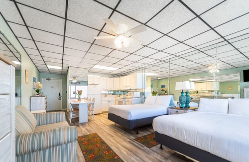 Panama City Beach Condo | Continental #306 | Beach Bar + Excellent Location!
