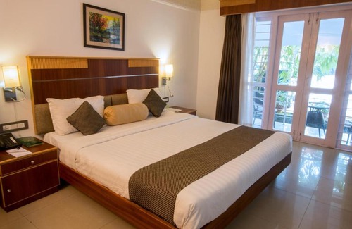 Changanacherry Hotel | Contour Backwaters Hotel Resort & Convention Centre