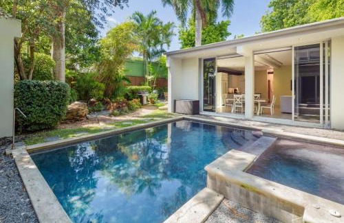 Downtown House | Contra House by Brightwild-Luxury Home With Pool