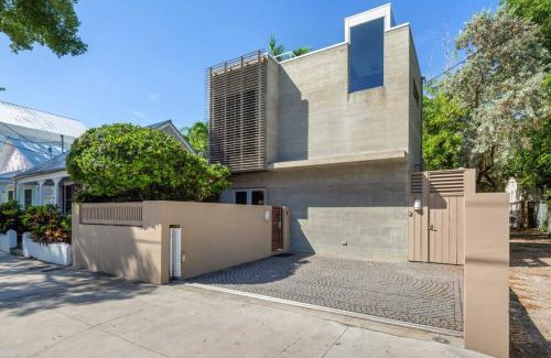Downtown House | Contra House by Brightwild-Luxury Home With Pool