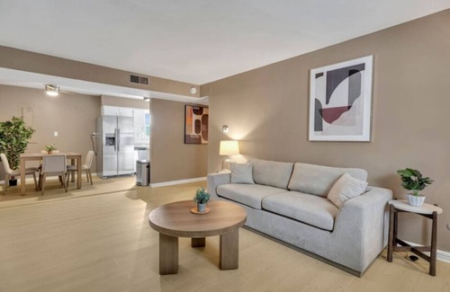 Newburgh Apartment | *Contract-Worker Friendly* Convenient 1 Bedroom
