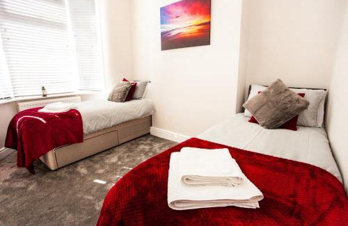 Middlesbrough Apartment | Contractor house, sleeps 7, close to restaurant's & bars, long stays available, Oveyo Accommodation